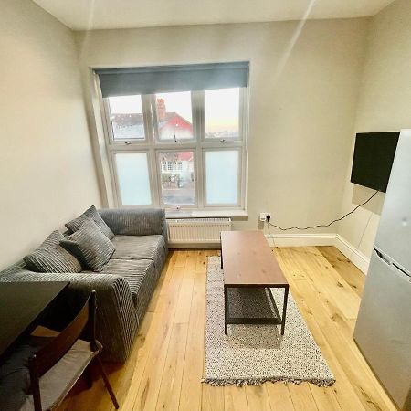 Cosy 1 Bedroom Flat! Londra Esterno foto