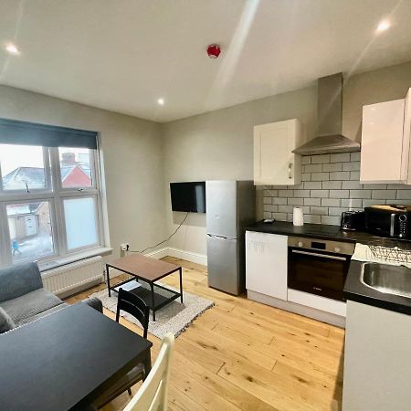 Cosy 1 Bedroom Flat! Londra Esterno foto