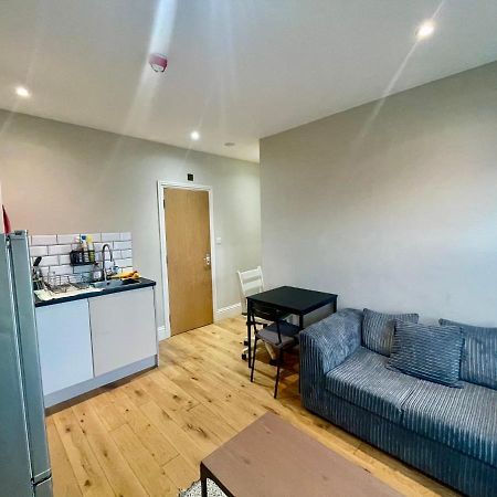 Cosy 1 Bedroom Flat! Londra Esterno foto