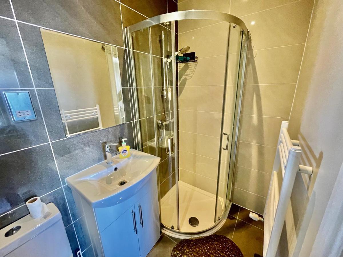Cosy 1 Bedroom Flat! Londra Esterno foto