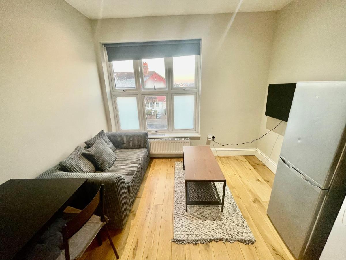 Cosy 1 Bedroom Flat! Londra Esterno foto